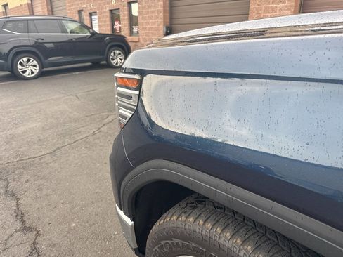 Used 2022 GMC Sierra 1500 SLT w/ SLT Premium Package image 31