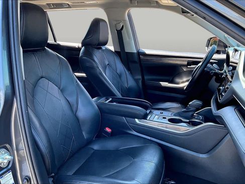 Certified 2020 Toyota Highlander Platinum AWD/4WD image 8