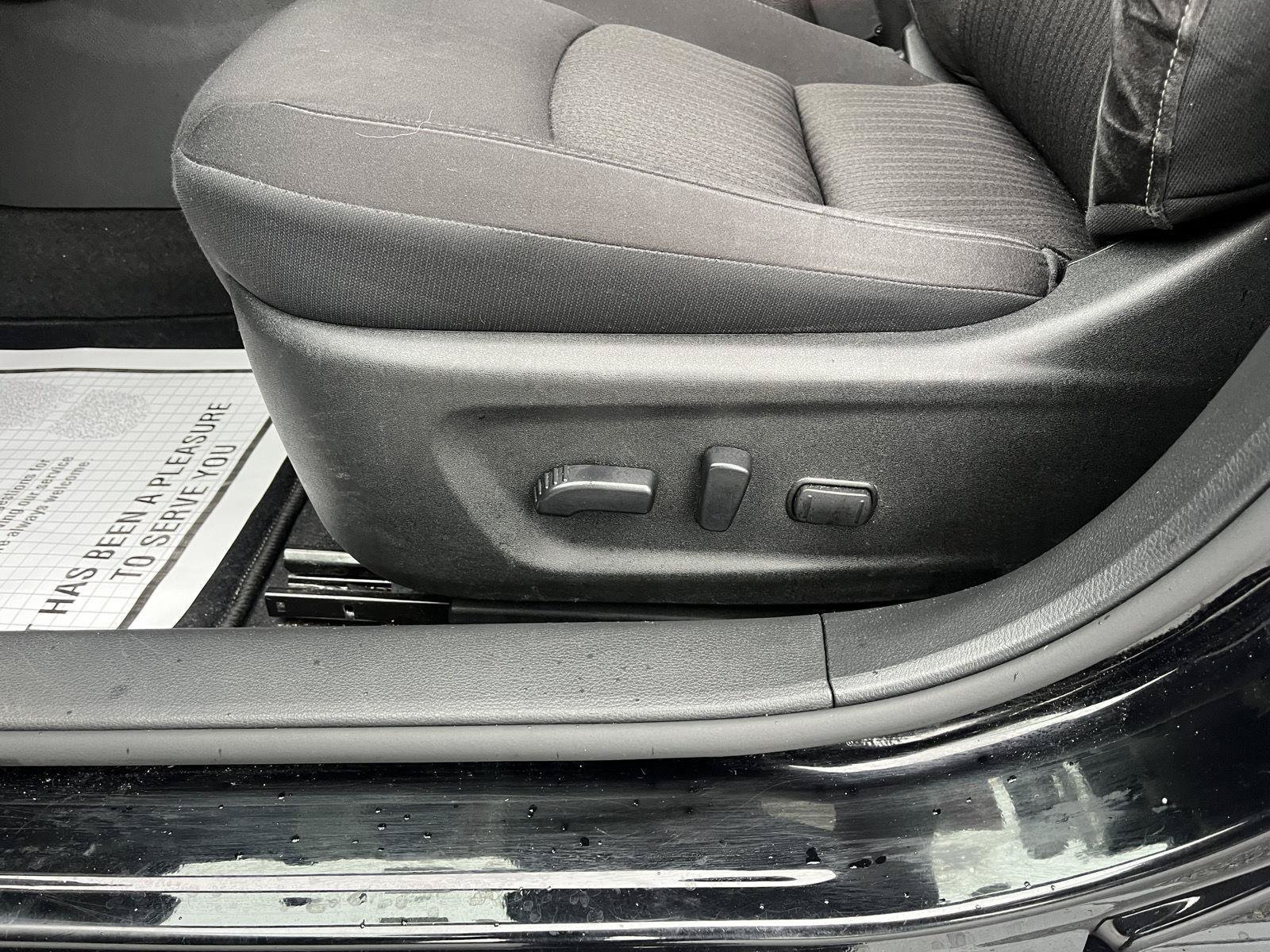 Used 2023 Nissan Altima 2.5 SV w/ SV Premium Package AWD/4WD image 19