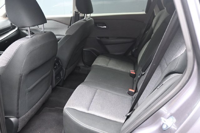 Used 2022 Nissan Rogue SV FWD image 19