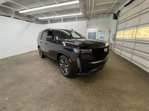 Used 2022 Cadillac Escalade Sport Platinum w/ Heavy-Duty Trailer Package image 8