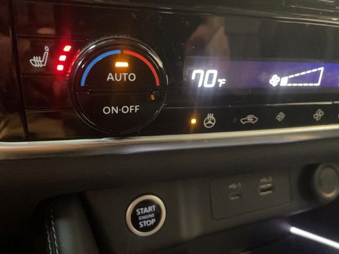 Used 2023 Nissan Rogue Platinum image 15