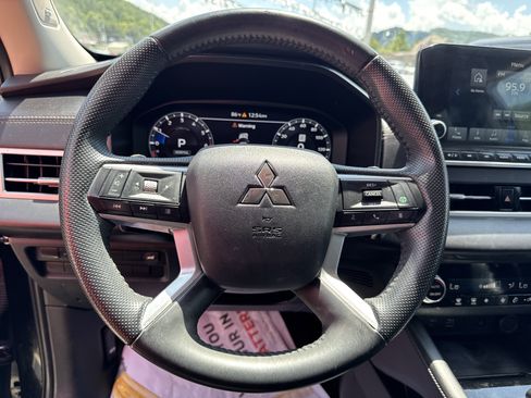 Used 2024 Mitsubishi Outlander SE AWD/4WD image 21