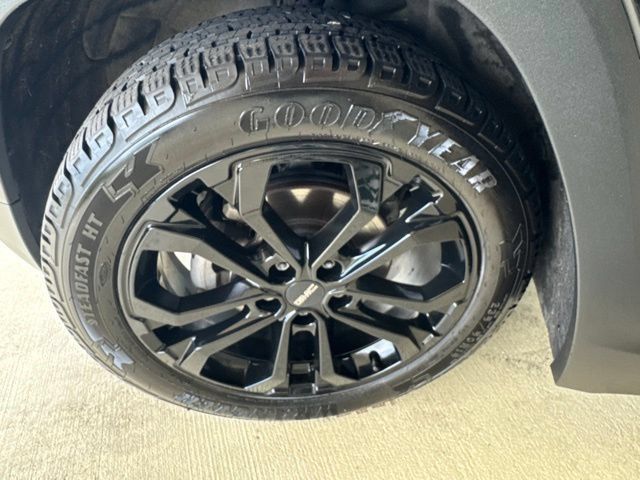 Used 2021 GMC Terrain SLT w/ Infotainment Package II AWD/4WD image 34