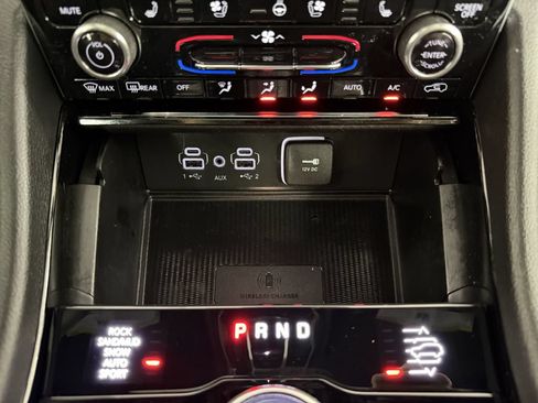 Used 2022 Jeep Grand Cherokee Summit w/ Advanced Protech Group IV AWD/4WD image 36