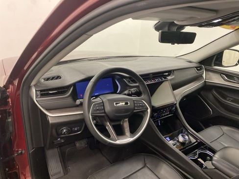 Used 2022 Jeep Grand Cherokee L Limited w/ Luxury Tech Group II image 7