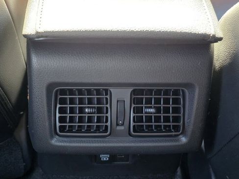 Used 2025 Toyota Camry XLE FWD image 28