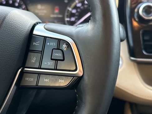 Used 2020 Toyota Highlander Platinum FWD image 28