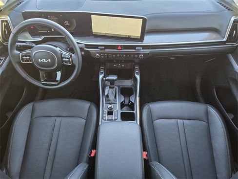 Certified 2025 Kia Sorento S image 24