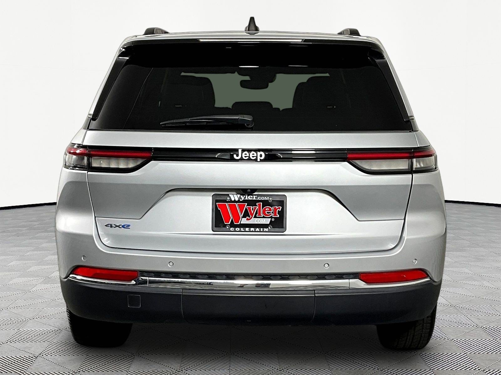 Used 2024 Jeep Grand Cherokee Limited 4xe AWD/4WD image 5