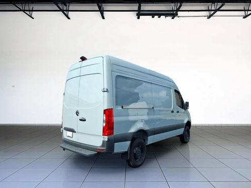 Used 2025 Mercedes-Benz Sprinter 2500 image 4