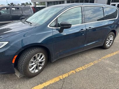 Used 2024 Chrysler Pacifica Touring-L