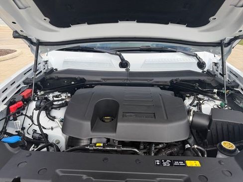 New 2026 Land Rover Defender 130 X-Dynamic SE AWD/4WD image 19