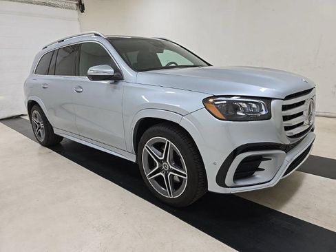 Used 2025 Mercedes-Benz GLS 450 4MATIC w/ AMG Line Exterior image 3