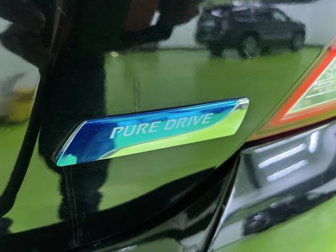 Used 2016 Nissan Versa SV FWD image 15