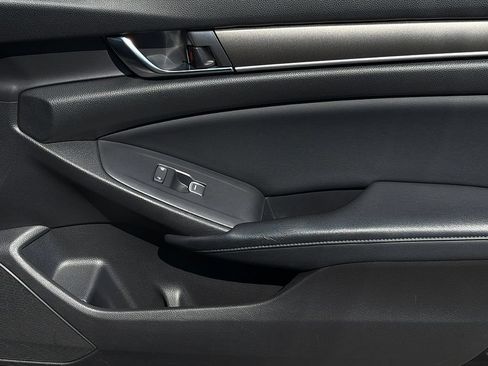 Used 2018 Honda Accord LX image 25
