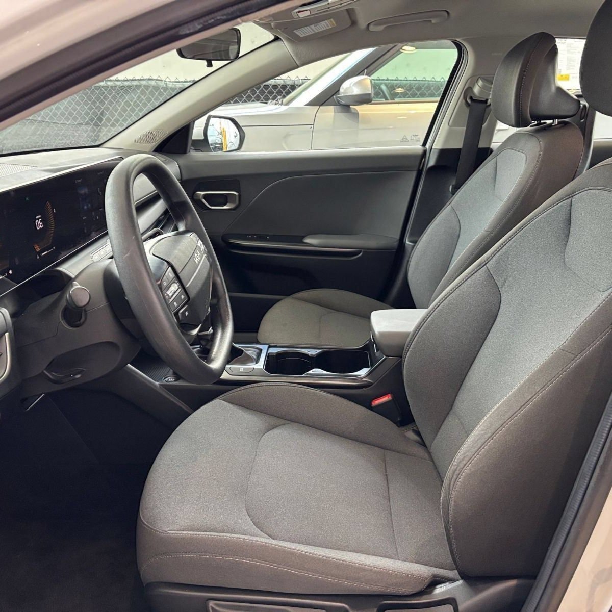 Used 2025 Kia K4 FWD image 28