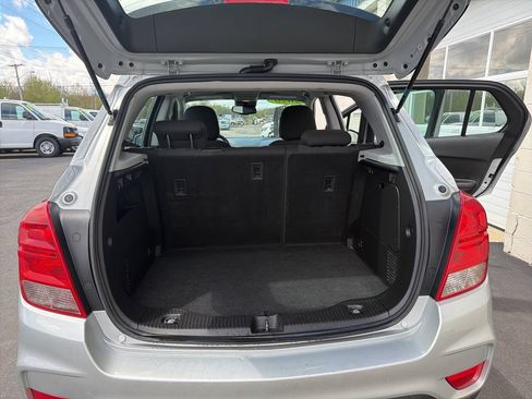 Used 2020 Chevrolet Trax LS FWD image 9