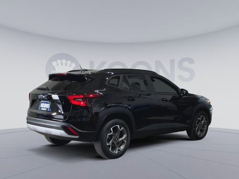 New 2026 Chevrolet Trax LT w/ Sunroof Package FWD image 11