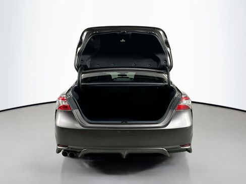 Used 2020 Toyota Camry SE image 24