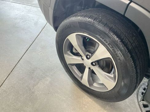 Used 2021 Jeep Cherokee Limited AWD/4WD image 19