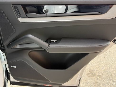 New 2026 Porsche Cayenne E-Hybrid Coupe image 25