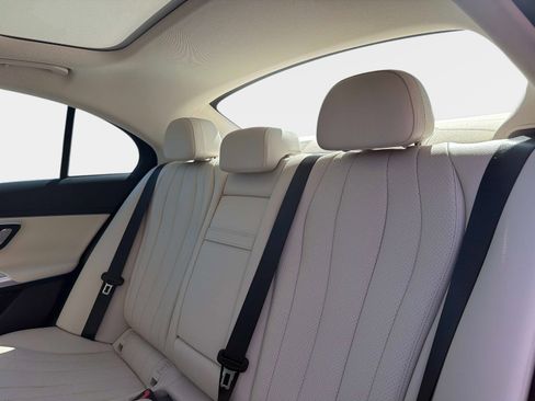 Used 2025 Mercedes-Benz E 350 4MATIC Sedan image 14