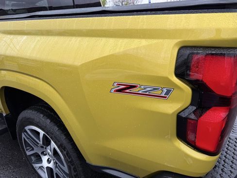 Used 2023 Chevrolet Colorado Z71 w/ Z71 Convenience Package 2 AWD/4WD image 12