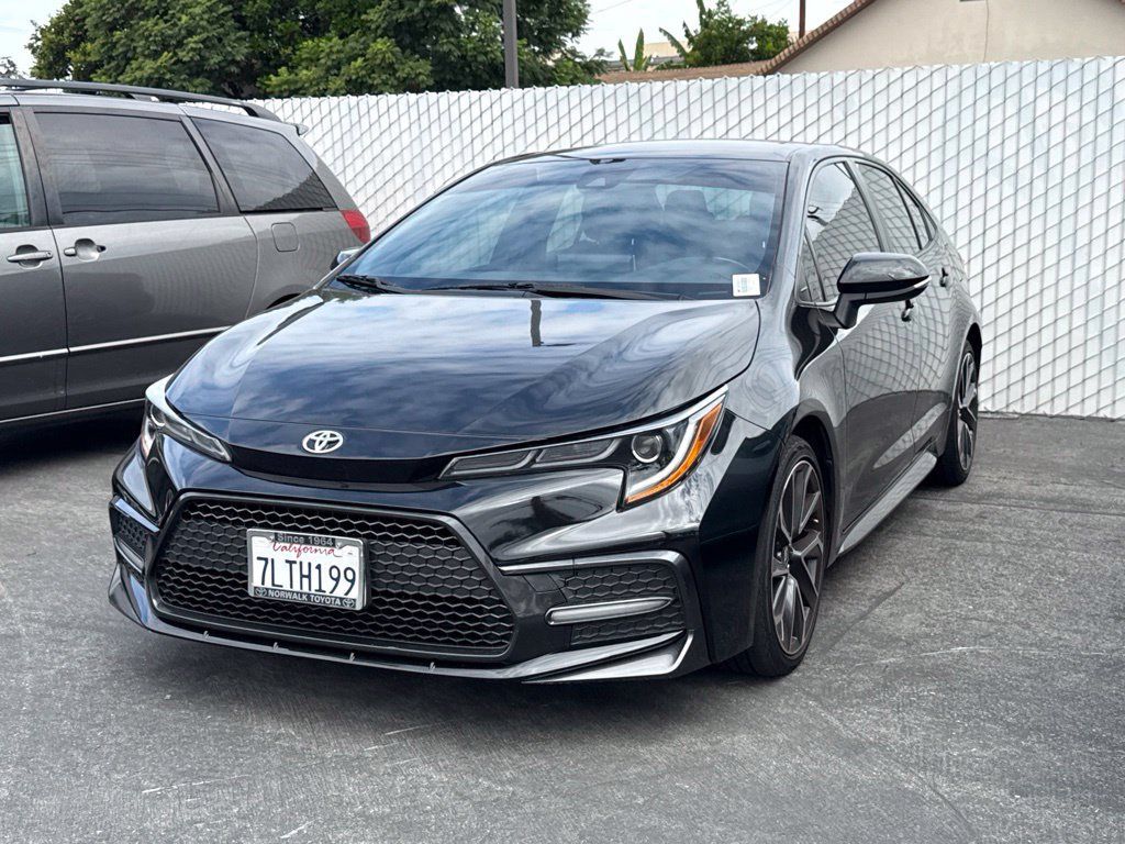 Used 2020 Toyota Corolla SE FWD image 3