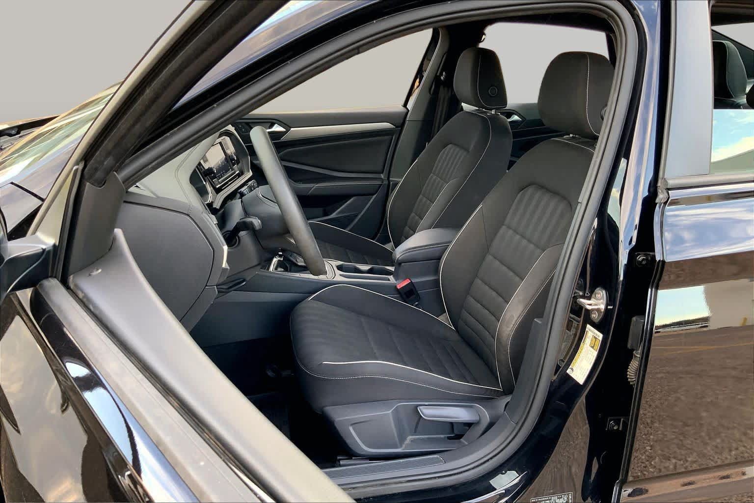 Used 2022 Volkswagen Jetta Sport FWD image 8
