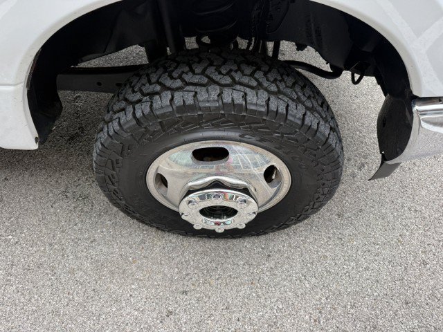 Used 2019 Ford F350 XLT w/ XLT Premium Package AWD/4WD image 13