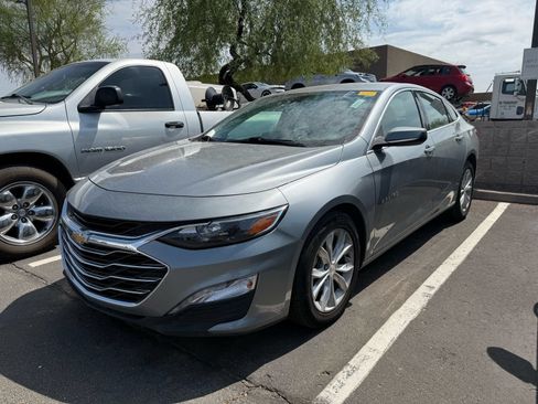 Used 2025 Chevrolet Malibu LT FWD image 2
