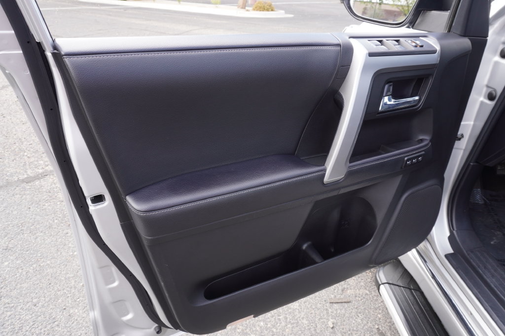 Used 2022 Toyota 4Runner Limited AWD/4WD image 16
