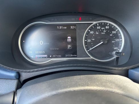 Used 2025 Nissan Versa SV FWD image 40
