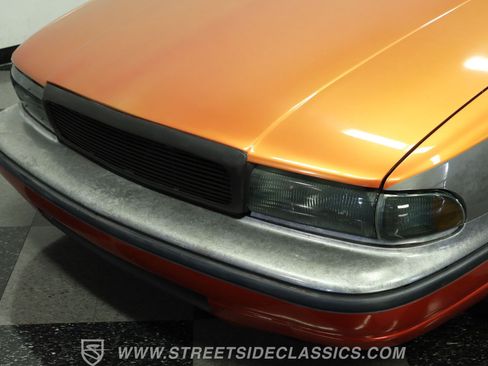 Used 1992 Oldsmobile Custom Cruiser RWD image 19