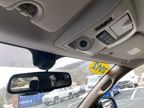 Used 2012 Chrysler Town & Country Touring-L w/ Entertainment Group #2 image 26