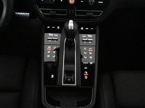 Used 2026 Porsche Macan AWD/4WD image 24