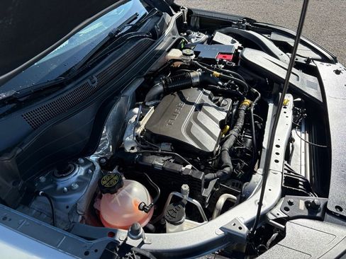 Used 2025 Chevrolet Trax RS image 24