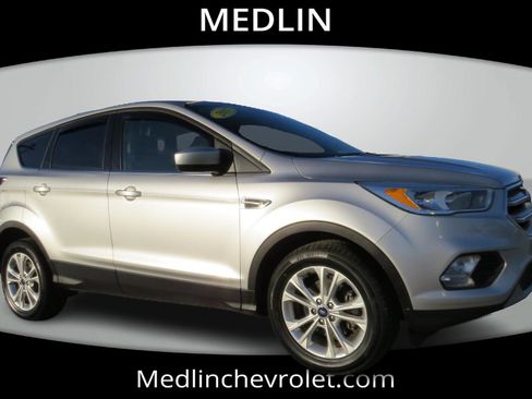 Used 2017 Ford Escape SE w/ SE Cold Weather Package image 8