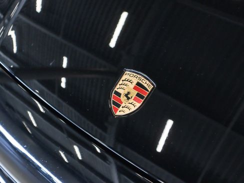 Certified 2023 Porsche Cayenne Platinum Edition AWD/4WD image 32