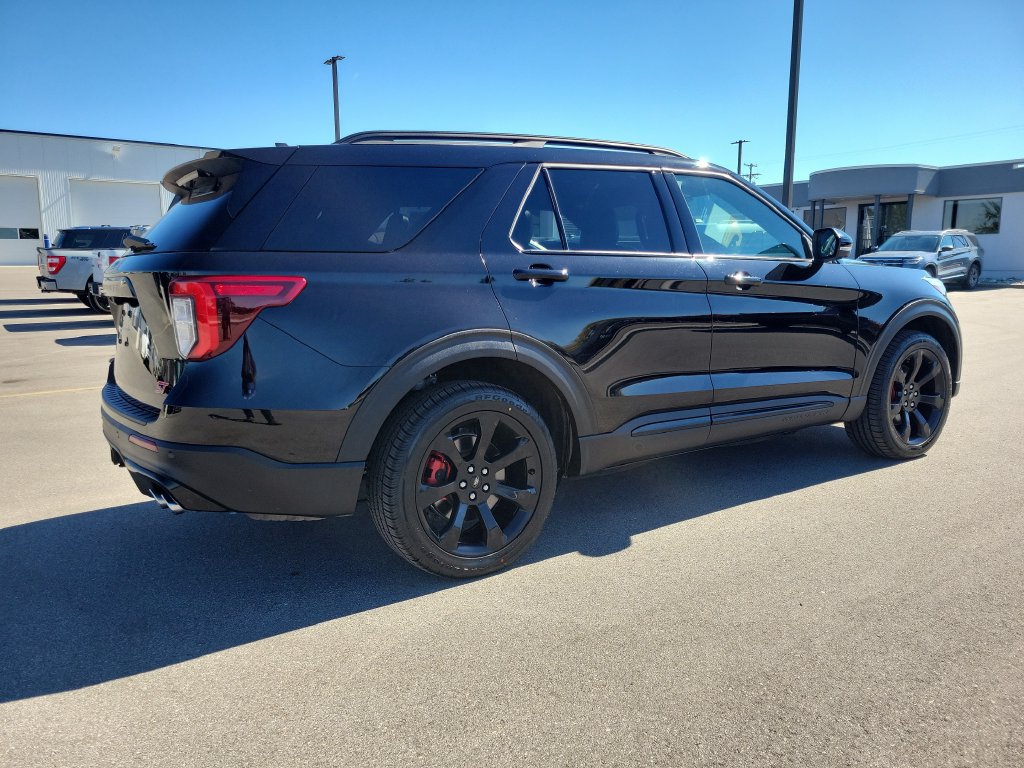 Certified 2023 Ford Explorer ST w/ Equipment Group 401A AWD/4WD image 4