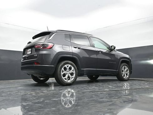Used 2024 Jeep Compass Latitude AWD/4WD image 45