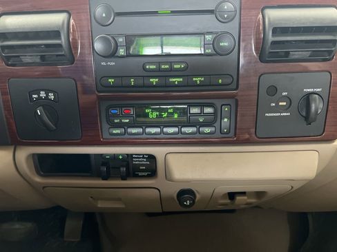 Used 2006 Ford F250 XLT image 13