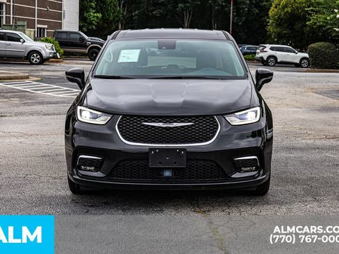 Used 2023 Chrysler Pacifica Touring-L FWD image 10