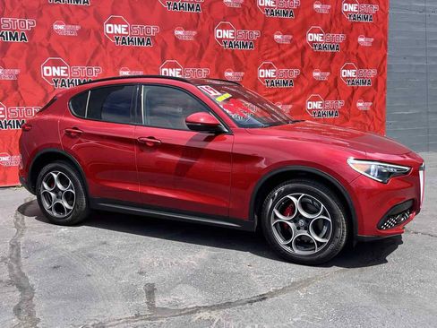 Used 2019 Alfa Romeo Stelvio Ti Sport w/ Quick Order Package 22S Sport AWD/4WD image 4
