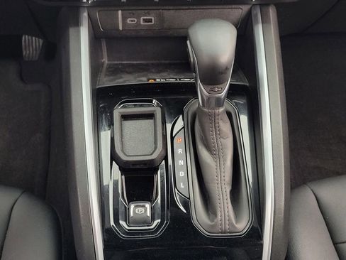 Used 2024 Chevrolet Colorado LT w/ LT Convenience Package III image 24