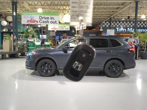 Used 2025 Honda CR-V Sport Touring image 4