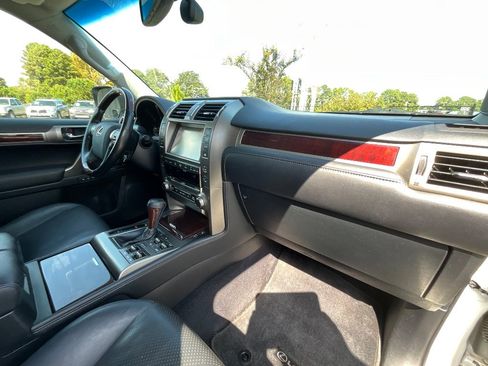 Used 2016 Lexus GX 460 Luxury image 40