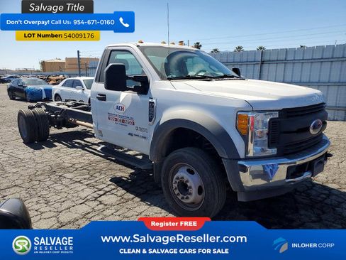 Used 2017 Ford F550 2WD Regular Cab Super Duty image 5
