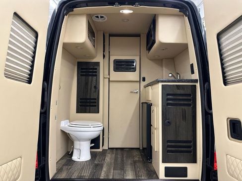 Used 2019 Mercedes-Benz Sprinter 3500 image 4